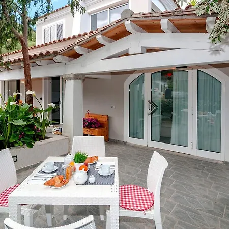 Maison27 Πανσιόν Budoni