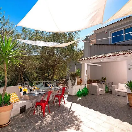 Πανσιόν Maison27 4*