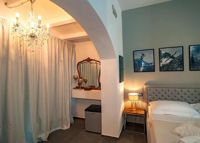 Πανσιόν Maison27 4*